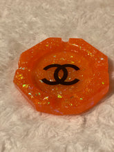 Load image into Gallery viewer, Circular Ash Trays