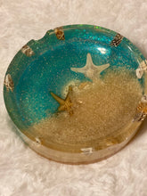 Load image into Gallery viewer, Circular Ash Trays