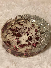 Load image into Gallery viewer, Circular Ash Trays